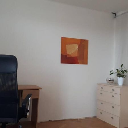 Room In Apartment Prague 3 Praga Exterior foto