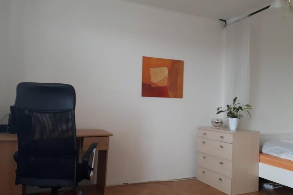 Room In Apartment Prague 3 Praga Exterior foto