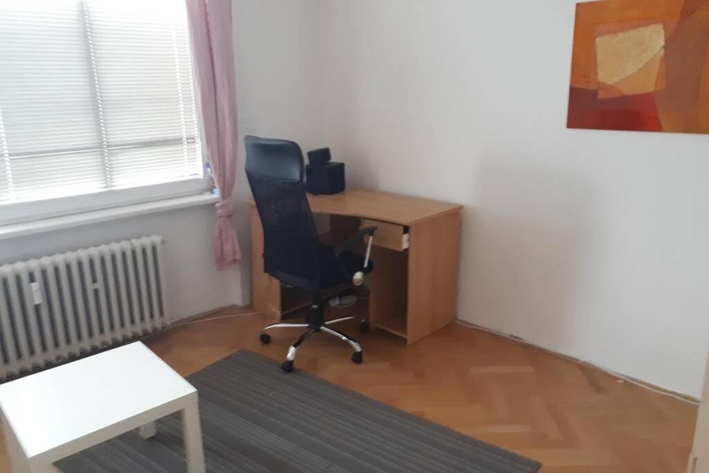 Room In Apartment Prague 3 Praga Exterior foto